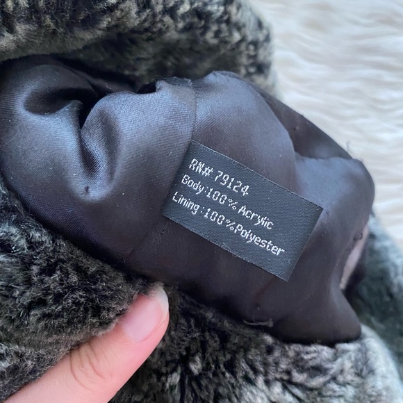 Vinatge Wilson’s Leather Gray Fur Faux Bucket Hat Y2K - Picture 9 of 9